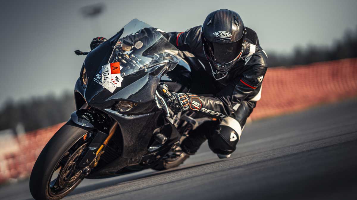 circuitrijden / riding on track