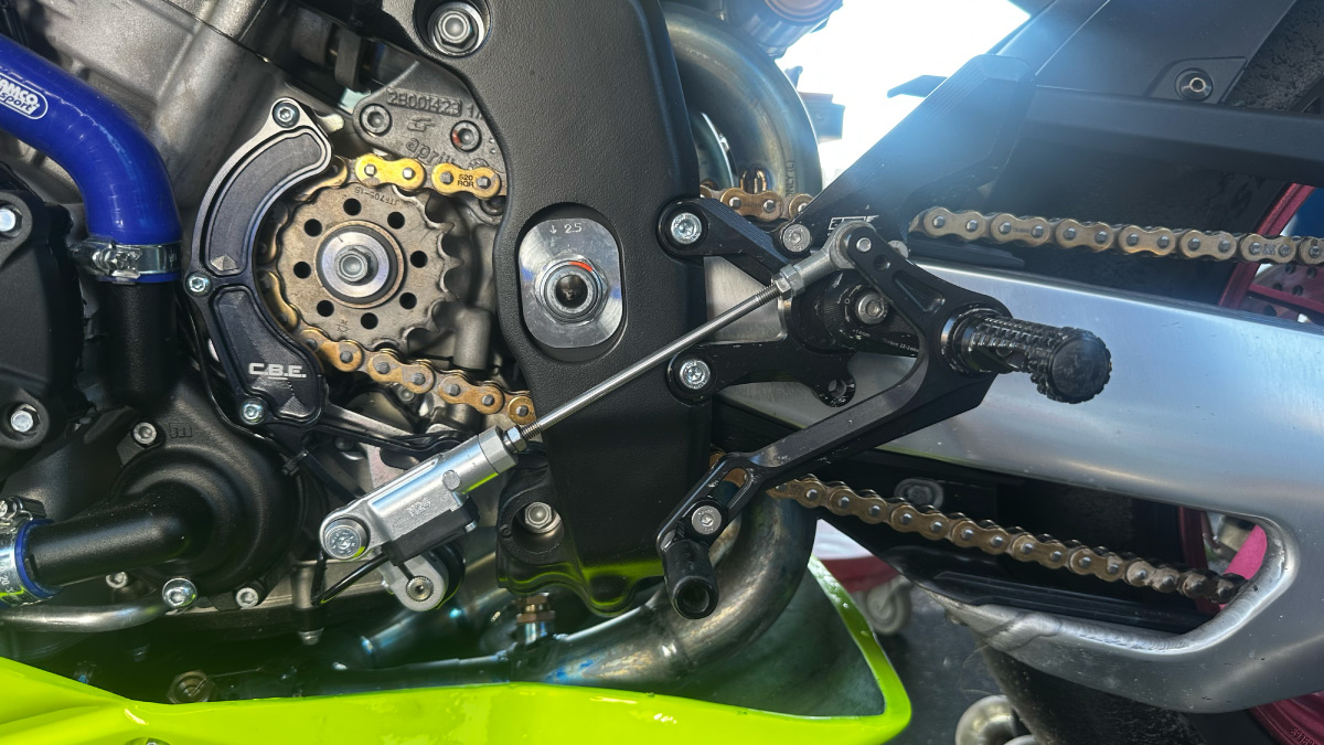 quickshifter vs blipper